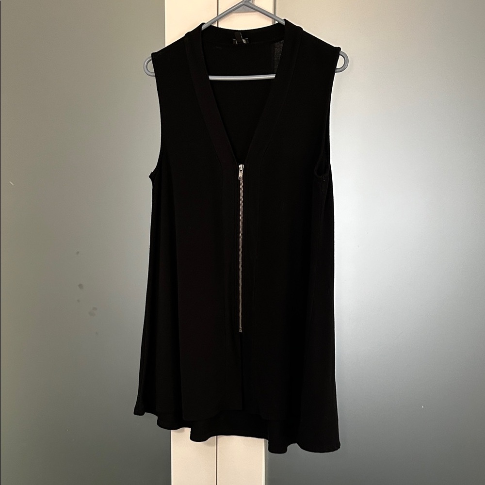 Cable & Gauge Black Sleeveless Tunic with Zip Front